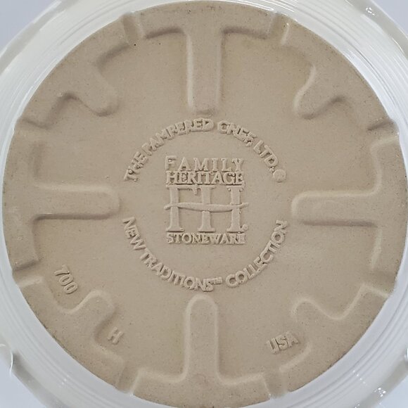 Pampered Chef Family Heritage Stoneware Deep Dish Pie Plate White 10" USA - Picture 4 of 5